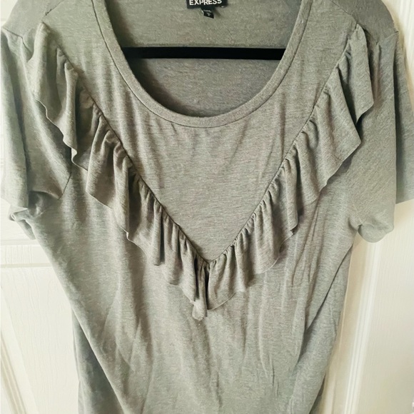 NWOT✨ Express shirt - Picture 2 of 3